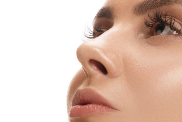 Rinoplastia ultrasónica corrige nariz desviada con precisión