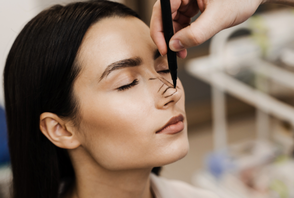 ¿Cuánto cuesta la rinoplastia reconstructiva en Mérida? Precio 2026